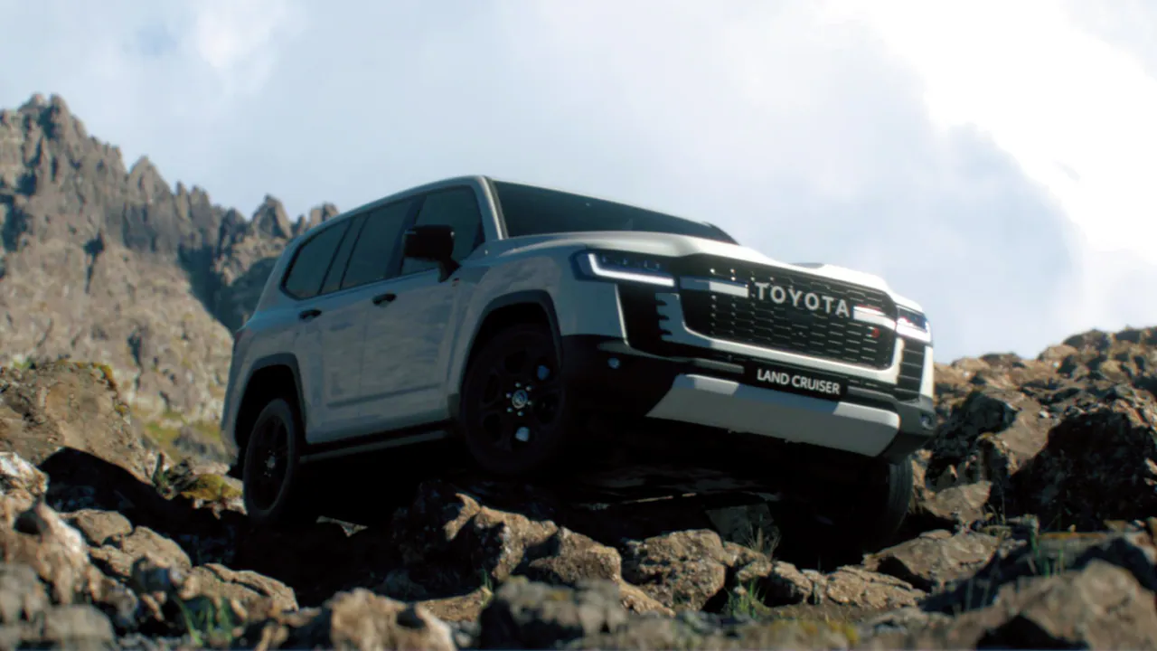 Land Cruiser 300 GR Sport climbing a rocky trail