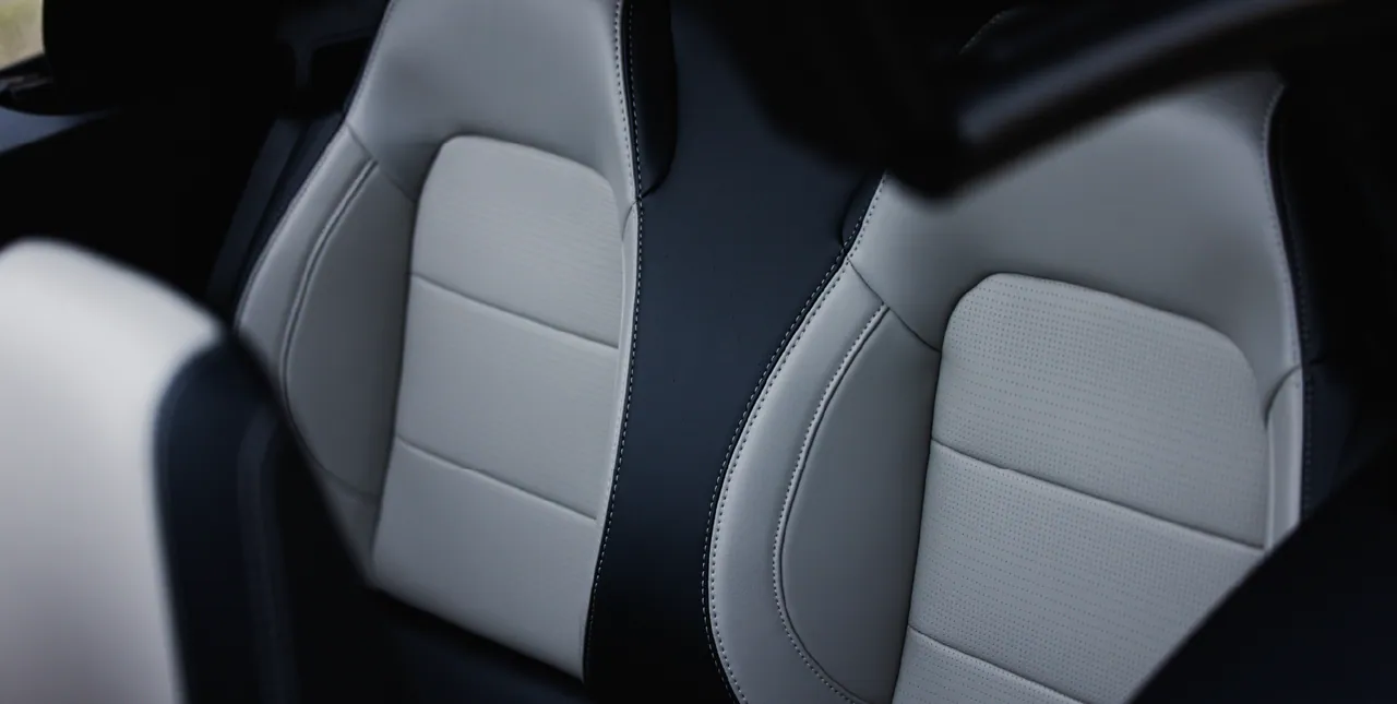 Mustang sport seats in two-tone leather