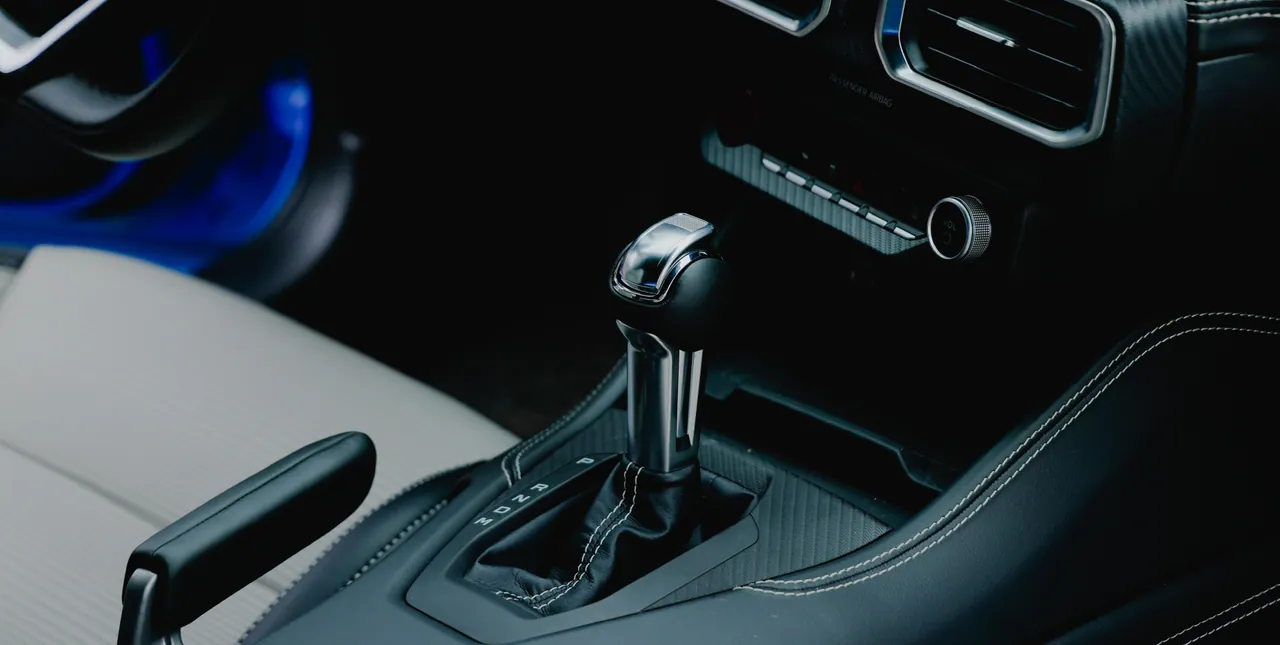 Mustang six-speed manual gear lever